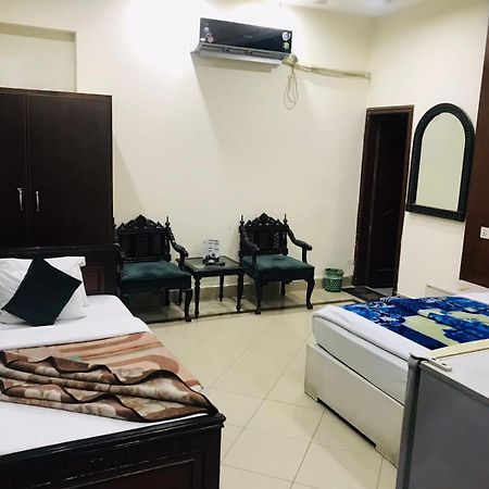 Hotel Pak Continental Multan Ngoại thất bức ảnh