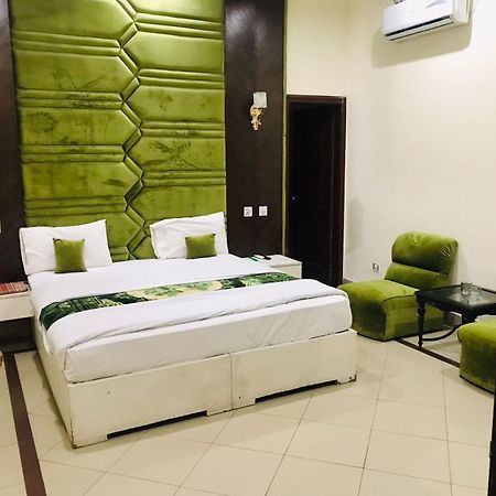 Hotel Pak Continental Multan Ngoại thất bức ảnh