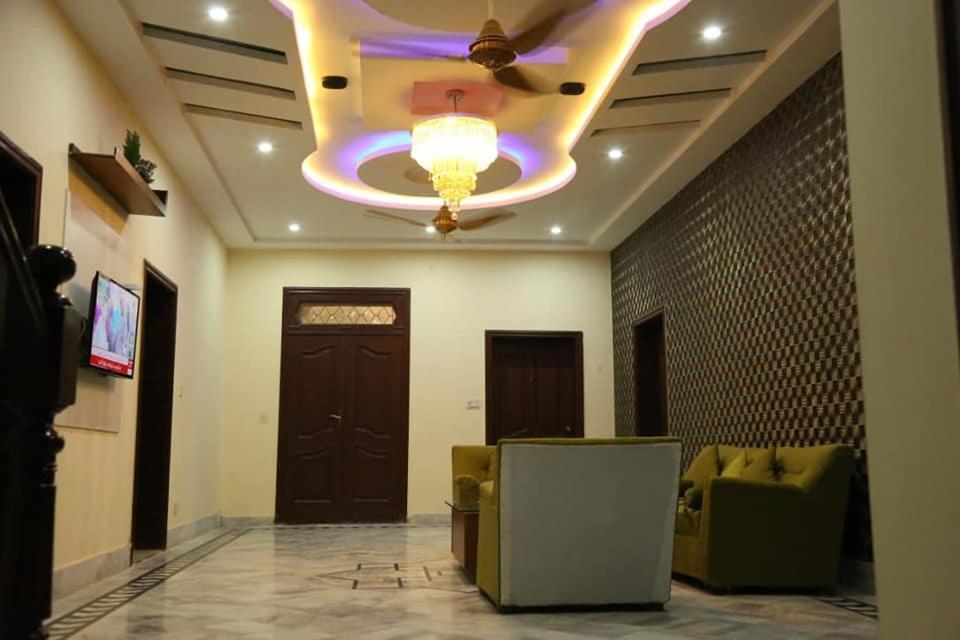 Hotel Pak Continental Multan Ngoại thất bức ảnh