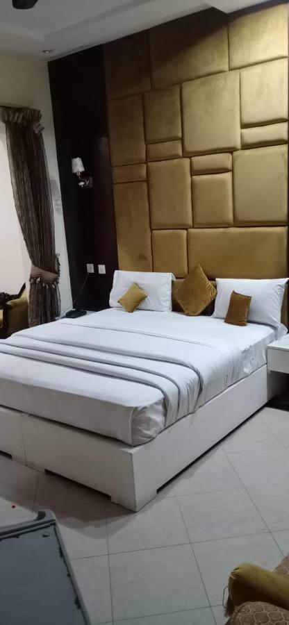 Hotel Pak Continental Multan Ngoại thất bức ảnh