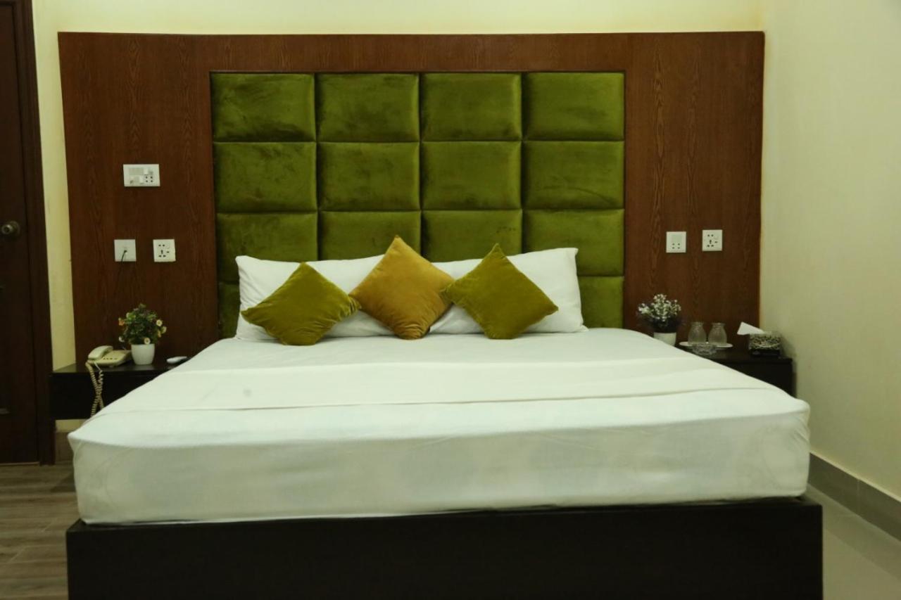 Hotel Pak Continental Multan Ngoại thất bức ảnh