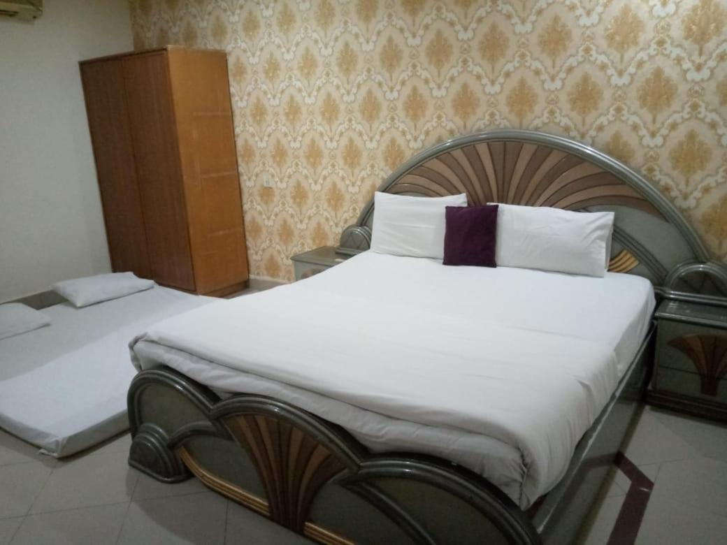 Hotel Pak Continental Multan Ngoại thất bức ảnh