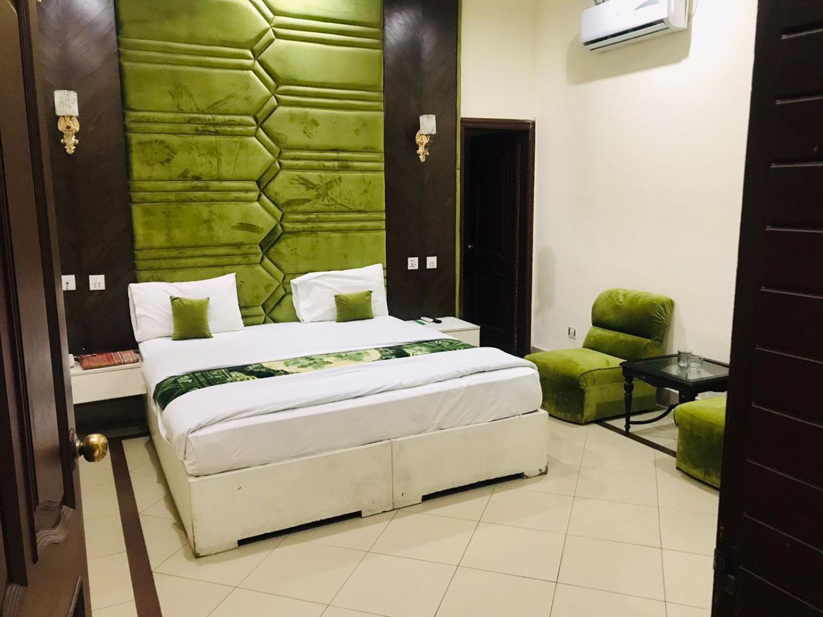 Hotel Pak Continental Multan Ngoại thất bức ảnh