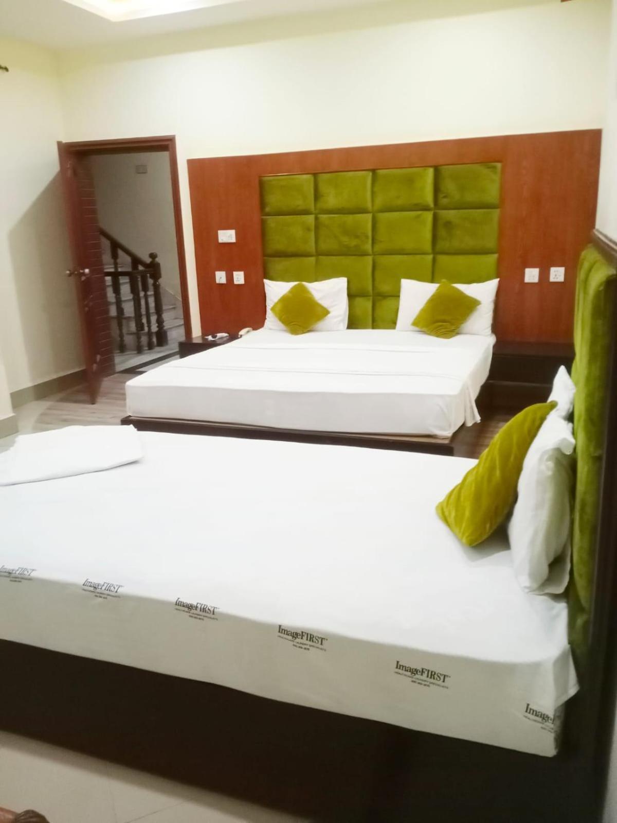 Hotel Pak Continental Multan Ngoại thất bức ảnh