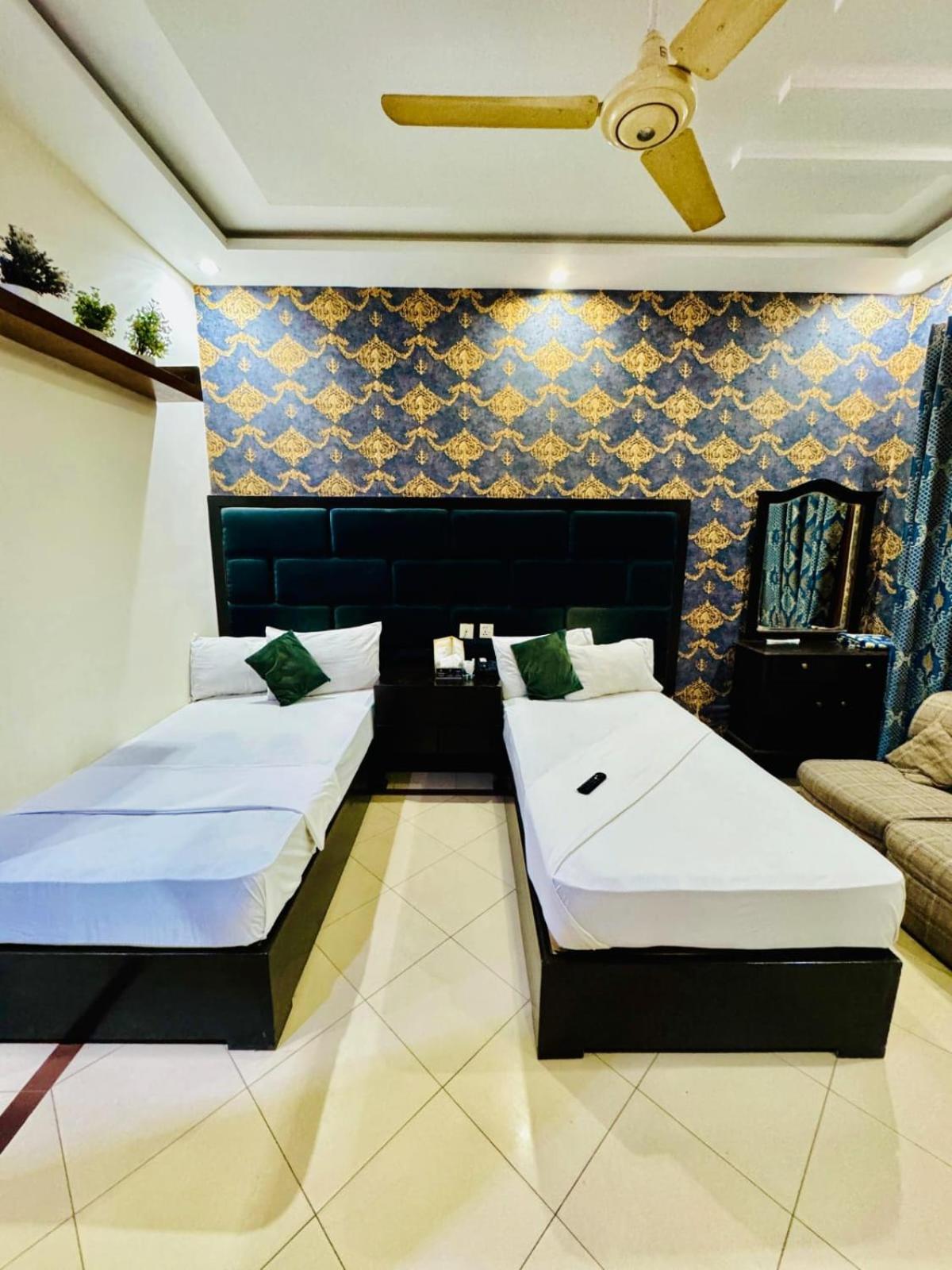 Hotel Pak Continental Multan Ngoại thất bức ảnh