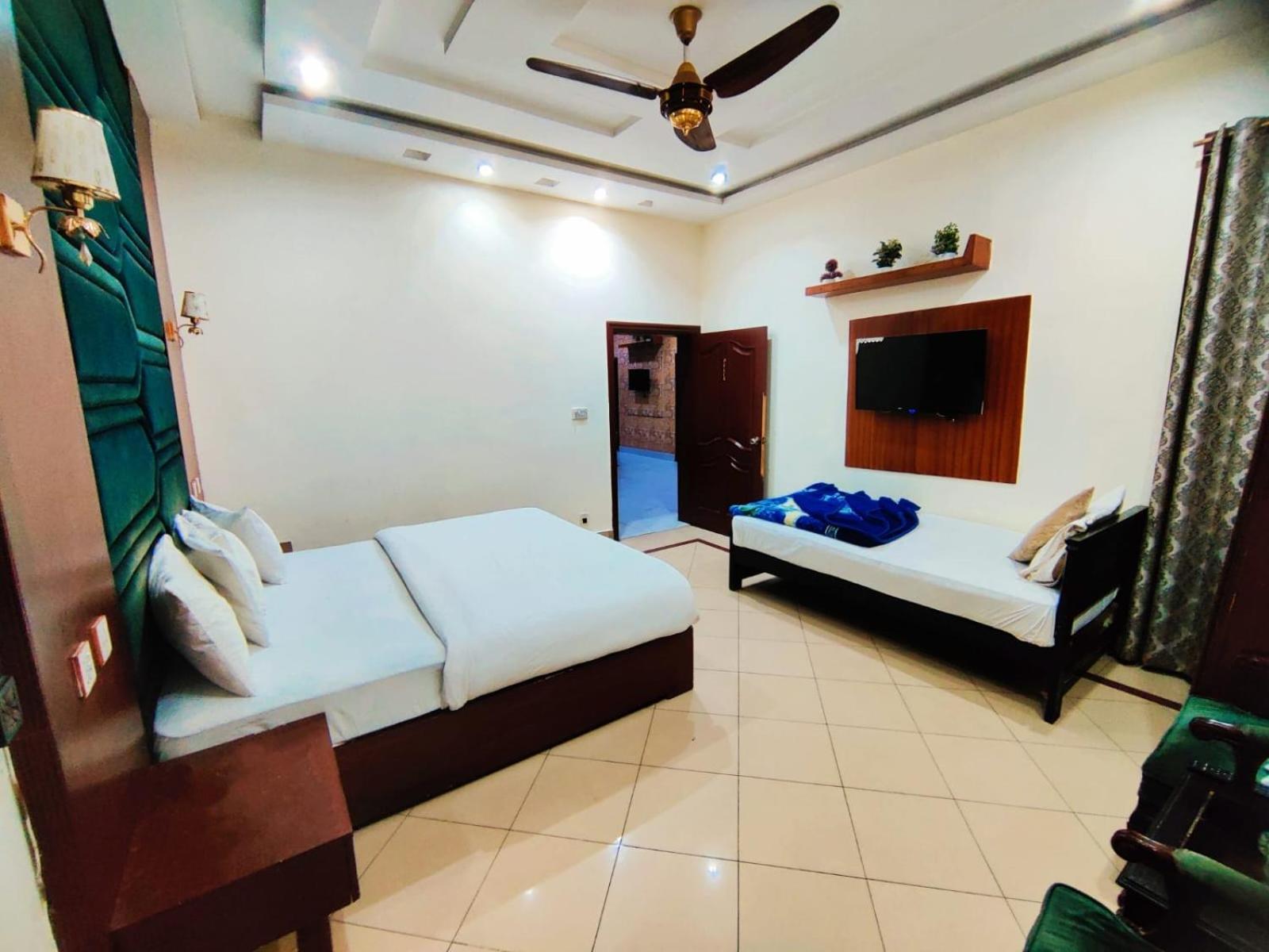 Hotel Pak Continental Multan Ngoại thất bức ảnh