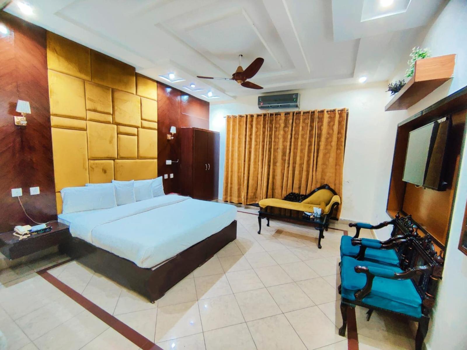 Hotel Pak Continental Multan Ngoại thất bức ảnh